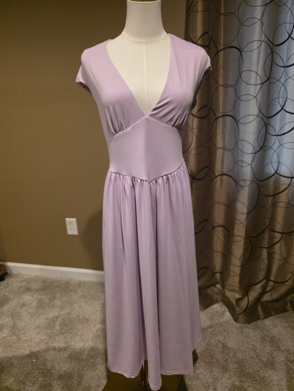 OYS V-Neck Lavender Maxi Dress with Back Tie New Without Tag - Picture 2 of 4